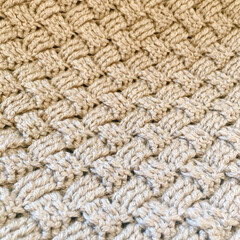 ハンドメイド グレージュのメランジ毛糸で編んだブランケ…(3枚目)