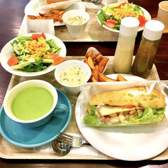 息抜き/リフレッシュ/抹茶ラテ/カフェランチ/おすすめスポット/1000円/... 昨日は友人とカフェランチ♡
普段はテイ…