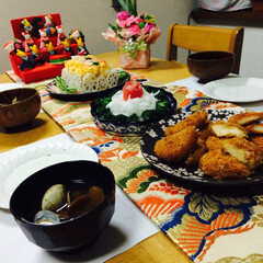 縁起物/フード/和食/ちらし寿司/ホームパーティー/テーブル/... 全体的に色が落ち着いています。桃の！女の…(1枚目)