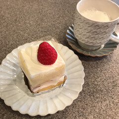 おうちカフェ/やさしい暮らし/姉妹/ご褒美スイーツ/ケーキ/ケーキ屋さん/... オンライン授業の長女が、毎日登校する次女…