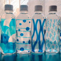 熱中症/ブルー/ペットボトル/天然水/水 キリンのやわらか天然水、ボトルの柄が6種…(1枚目)