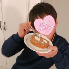 ロールケーキ/エスコヤマ/フォロー大歓迎/グルメ/スイーツ エスコヤマのロールケーキを食べる長男♪
…(1枚目)