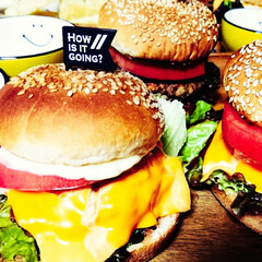 オススメ/チーズ/アイデアレシピ/オリジナル/ハンバーガー/贅沢ランチ/... おうちバーガー🍔🍴
こんばんは🌃
今日…