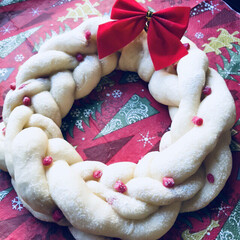 クリスマス/手作りパン #白いリースパン🎄
#5つ編み
#ストロ…(1枚目)