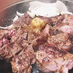 お肉/ステーキ/ママ友ランチ/グルメ/フード/おでかけ 毎日 ほんと暑いですよね〜〜💦
もうねち…