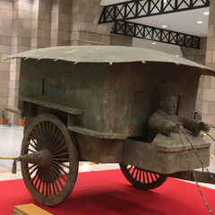 西安/北海道/兵馬俑 なぜか青銅製の兵馬俑の馬車です！
ここは…(2枚目)