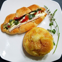 夏野菜/おうちごはん/簡単レシピ/LIMIAごはんクラブ/夏野菜deお料理/夏野菜で彩りおうちごはん/... 夏野菜と無花果を使ってサンドイッチ😋🍴
…