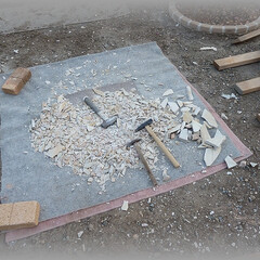 石割/パズル/小路/乱張り/DIY 石を欠いた残骸です。
大ハンマーを下敷き…(1枚目)