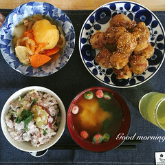和食/朝ごはん/おうちごはんクラブ/おうちごはん/フード/ごはん 気分は和食の朝ごはん。
前日の残り物の肉…(1枚目)