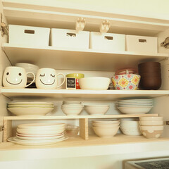 インテリア/DIY/ダイソー/家具/ニトリ/キッチン/... 食器はスッキリ見えるように白でまとめて、…(1枚目)