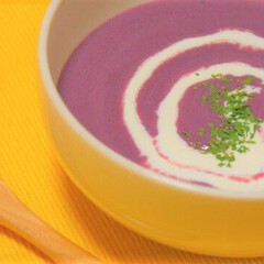 紫芋/スープ/ポタージュ/YouTube/クックパッド/おうちカフェ/... 紫芋のポタージュ ～ 魔女のスープ仕立て…(1枚目)