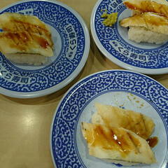 穴子/お寿司/お昼ごはん/おでかけ 今日のお昼に😋食べにいきました
穴子が大…(1枚目)