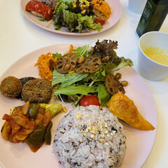 アヒージョ/おうちご飯/デトックスプレート/レシピ/ごはん/おうち時間/... 今日は久しぶりに友達とランチに行って来ま…