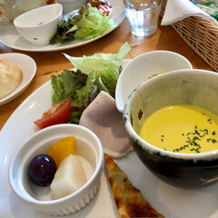 ウニパスタ/猫じゃらし/松ぼっくり/ランチ/おでかけ 日曜日に友達とランチに行って来ました😋
…