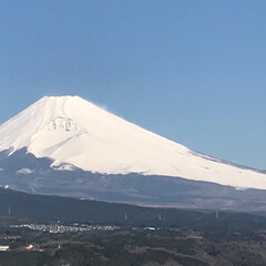 春/雲ひとつない青空/富士山🗻 今朝の富士山🗻雪が増えていますね
久しぶ…(1枚目)