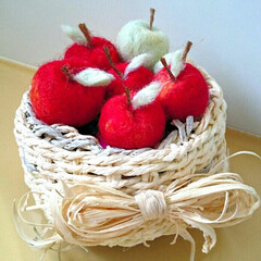 ハンドメイド 羊毛フェルトでりんご作りました❤実はチク…