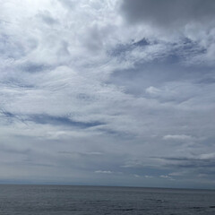 海沿いドライブ窓全開‼︎ 今朝9時過ぎくらいの北海道南西部の空です…(3枚目)