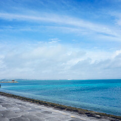 海/沖縄/おでかけ 海中道路です。雲多めです。(1枚目)
