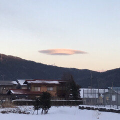 地震/UFO/雲 今日の夕方不気味な雲を発見‼︎
地震雲と…(1枚目)