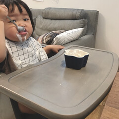 1歳4ヶ月/娘/ドヤ顔/お食事中/令和元年フォト投稿キャンペーン 最近ヨーグルトを自分で食べれるようになっ…(1枚目)