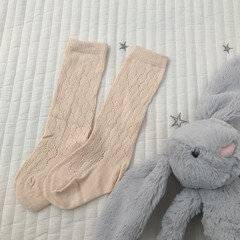 ジェリーキャット/ベビー服/赤ちゃん/ハイソックス/靴下/ファッション 1歳の娘用の靴下。
透かし編みになってい…(1枚目)