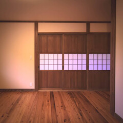 圧密床材/阿部興業株式会社/宇都宮市/栃木県/薪ストーブのある家/薪ストーブ/... 木の建具が、なつかしい感じのするお…