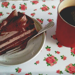 至福なひととき/おやつ/チョコレートケーキ/暮らし 本日のおやつ。

久しぶりのチョコレート…(1枚目)