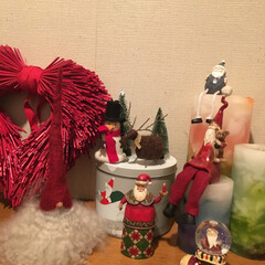 クリスマス2019 毎年玄関に飾るサンタさんを一つずつ追加、…(3枚目)