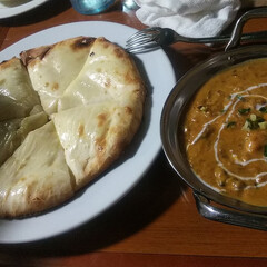チーズナン/ナン/カレー/至福のひととき/おやつタイム/はらぺこグルメ おはようございます❤️
昨日はご近所の本…