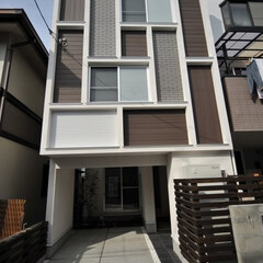 狭小地/狭小住宅/自然素材/注文住宅/トーヨーキッチン/モダン住宅/... 間口4mの狭小住宅、外観ファサードは変則…