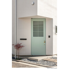 かわいいドア/真鍮/玄関ドア/スチールドア/角地 【サンチャノヤネ】玄関ドア
 建物の角を…(1枚目)