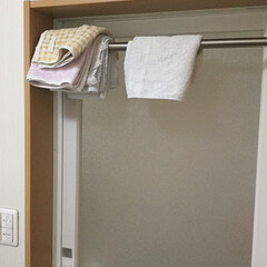 洗面所収納/はじめてフォト投稿 初投稿です。

我が家ではお風呂場のドア…(3枚目)
