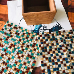 タイル/リメ鉢/ハンドメイド/DIY/わたしの手作り 木製の鉢カバーにタイルを張りました❣️(3枚目)