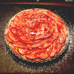 スイーツ/フルーツタルト/林檎/おやつ 余った林檎を薄切りにして赤ワイン煮♥パイ…(1枚目)