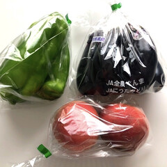 桃🍑/ピーマン/なす🍆/コイン販売所/購入品 おはようございます٩(*´꒳`*)۶
…