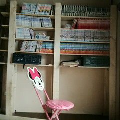 DIY/家具/住まい/お片付け ツーバイフォーでの本棚。
子供がマンガを…(2枚目)
