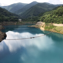 おでかけ/旅行/おでかけワンショット 四万温泉のダム。四万ブルーとても綺麗な青…(1枚目)
