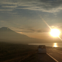 「富士山の右横に彩雲がありました
その右横…」(1枚目)