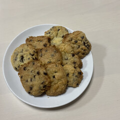 バレンタイン チョコチップクッキー作りました。^_^
…(1枚目)