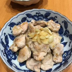 美味しい/簡単/炒め/小ぶり/いちご/398円/... 鶏かた肉炒め&いちご☆
鶏かた肉のレモ…
