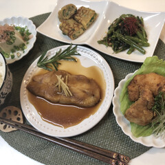おうちご飯/だし巻き玉子/空芯菜/冷奴/唐揚げ/カレイの煮付け/... こんばんは🌙.*·̩͙.。★*゚
今夜…