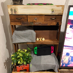 100均/セリア/インテリア/雑貨/DIY/家具/... テレビの横がごちゃごちゃ…
廃材
すのこ…