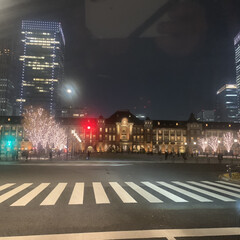 東京駅 夜の東京駅　
イルミネーションが綺麗です…(1枚目)