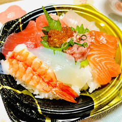 「妹と近場をグルグル巡り
夕食に海鮮丼¥5…」(2枚目)