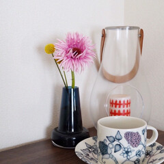 アウトレット ホルムガード フローラ ベース 12cm ロング ブルー Holmegaard Flora vase(花瓶、花器)を使ったクチコミ「7月のお花は初めて見るカタチのガーベラ
…」(1枚目)