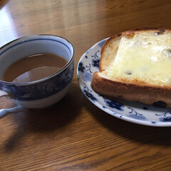 朝ごはん/ぶどうパン/自家製パン 自家製ぶどう食パン💕
昨日お休みだったん…(3枚目)