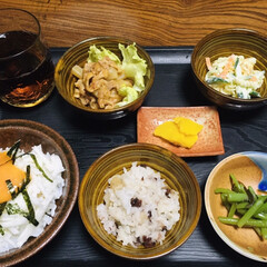 腸活中/たくあん/鶏肉甘辛焼き/ミズ/山菜/豆ご飯/... 🍚我が家の夕食🥢
とろろご飯。
豆ご飯(…