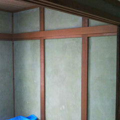 DIY/お気に入り 和室の襖に洋風壁紙をはりました。
白い襖…(4枚目)