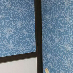 DIY/お気に入り 和室の襖に洋風壁紙をはりました。
白い襖…(5枚目)