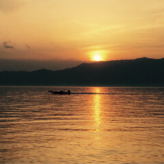 琵琶湖/湖/夕陽/おでかけ/フォロー大歓迎/まったり/... 琵琶湖の湖畔 夕陽のきれいなカフェ☕️テ…(2枚目)